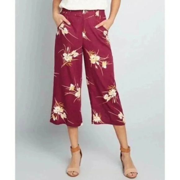 Modcloth Burgundy Red Floral Cropped Linen Flare Leg Pants 22 - Picture 1 of 6